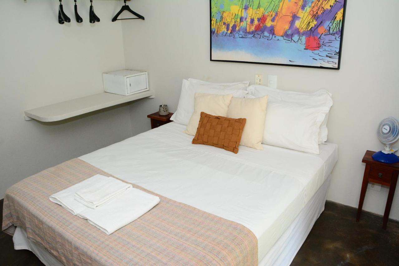 Hostel Vila Bonete Ilhabela Buitenkant foto