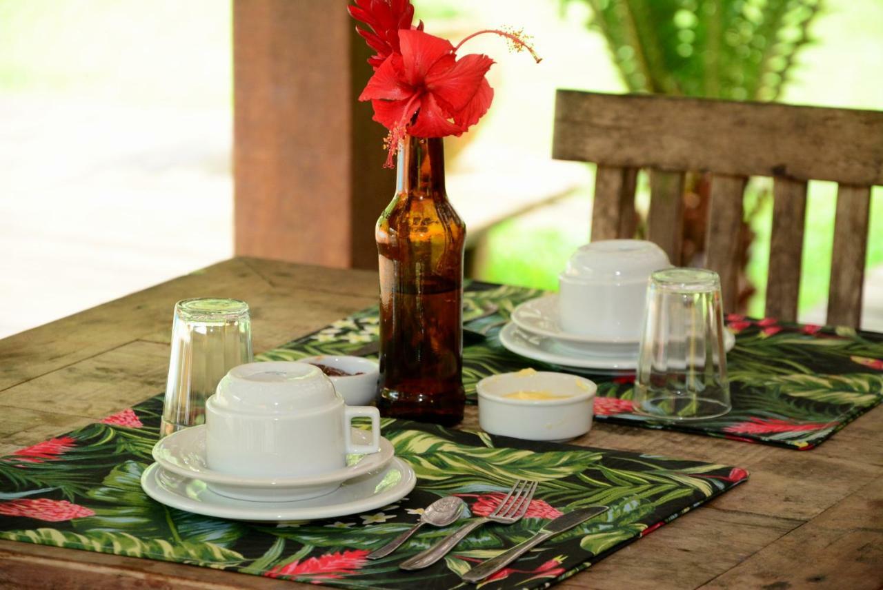 Hostel Vila Bonete Ilhabela Buitenkant foto