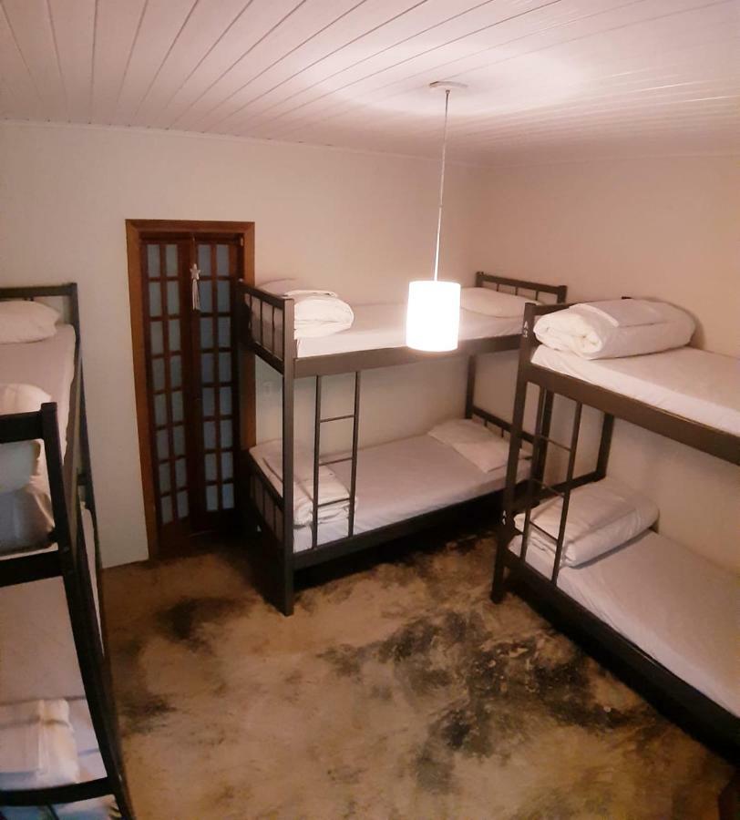 Hostel Vila Bonete Ilhabela Buitenkant foto