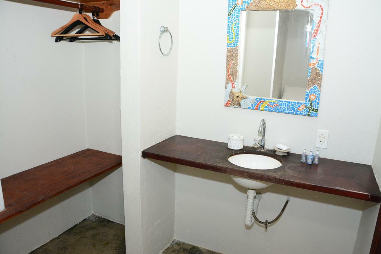 Hostel Vila Bonete Ilhabela Buitenkant foto